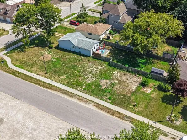 6415 Saint Clair Rd, Lakeshore, ON N0R 1N0