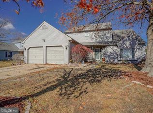 1 Country Hollow Cir, Sicklerville, NJ 08081