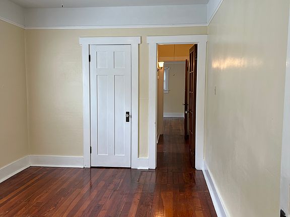 3rd image of 2537 Jasmine St