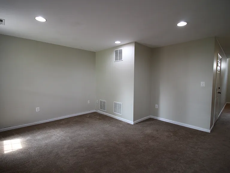 Floor-level Rec. Room