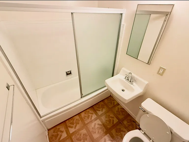 2521 Piedmont Ave #15 — Photo 3