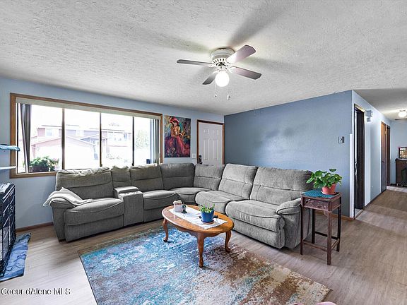 4th image of 1504 E Brook Dr