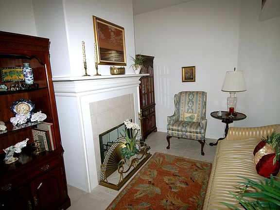 5th image of 319 Lansbrook Dr
