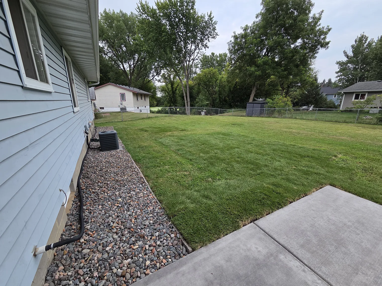 5 bed, 1908 sqft, $2,600 — Photo 2