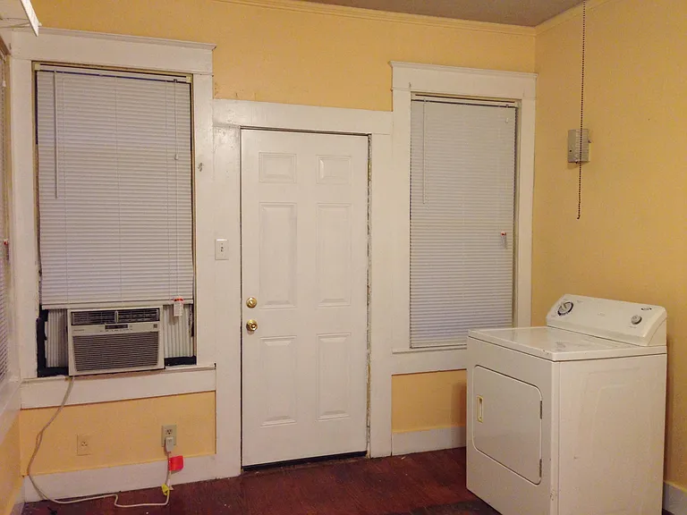 2348 Hill St — Photo 7