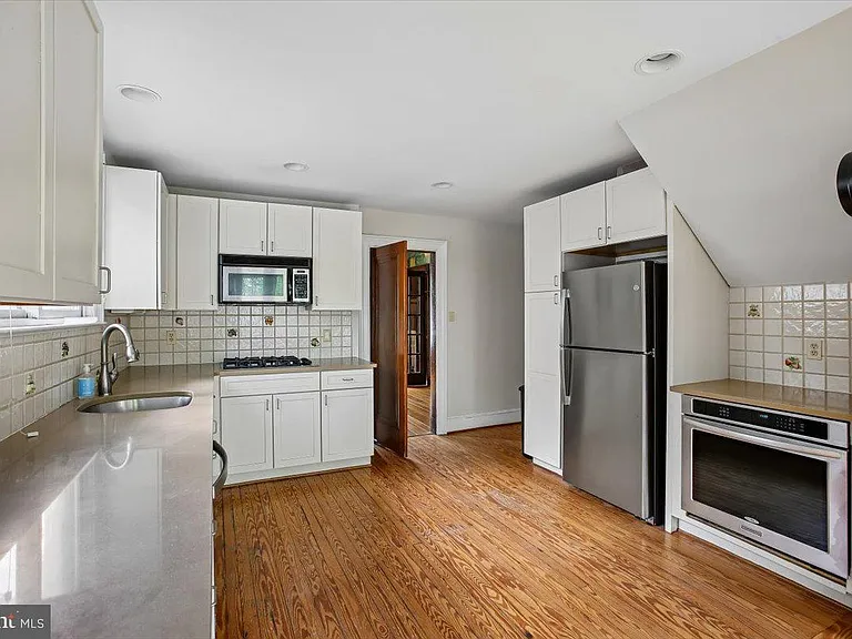 4602 Derussey Pkwy — Photo 8