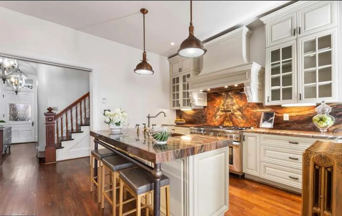 3 bed, 3.5 bath, 2246 sqft, $6,500 — Photo 1