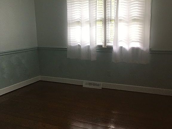 5th image of 3024 Weatherford Dr