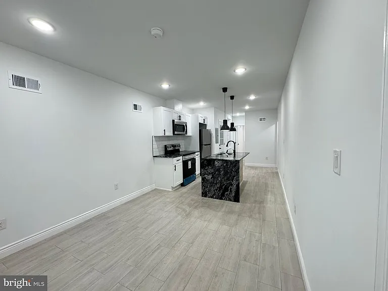 2038 McKean St #1 — Photo 2