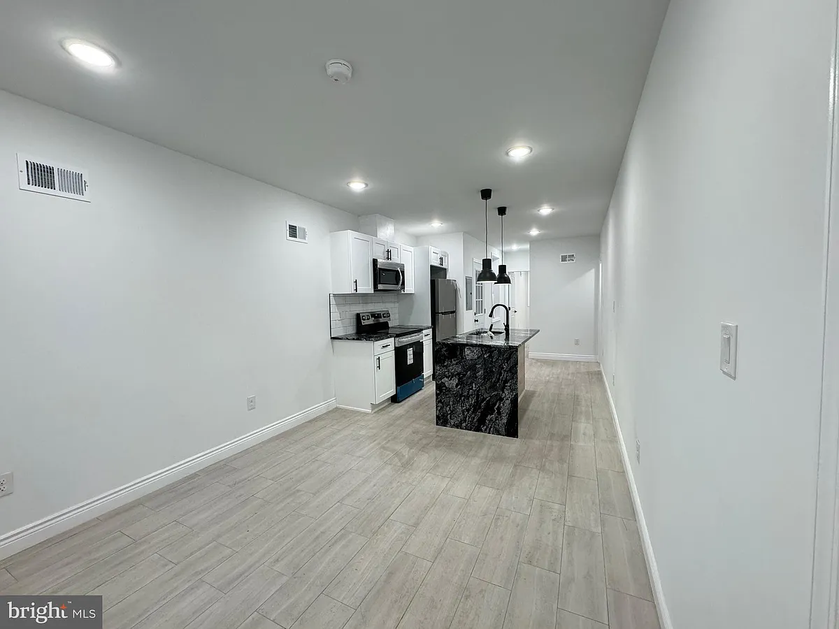 Building Photo - 2038 McKean St #1
