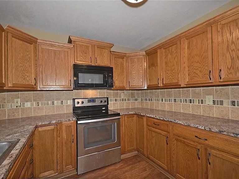 6130 NE Vivion Rd — Photo 7