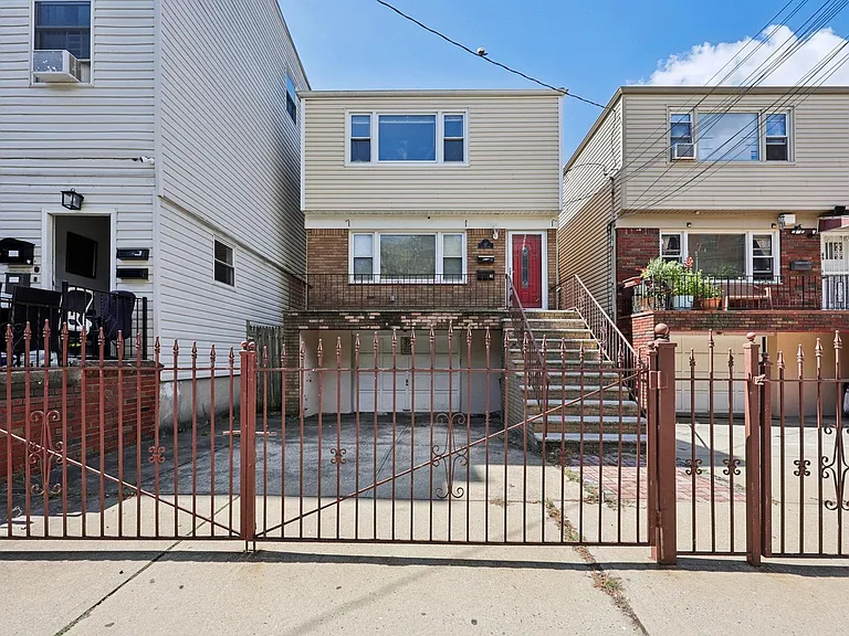 67 Saint Pauls Ave #1 — Photo 29