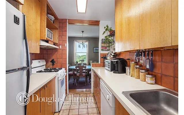 Sold by Douglas Elliman | media 17