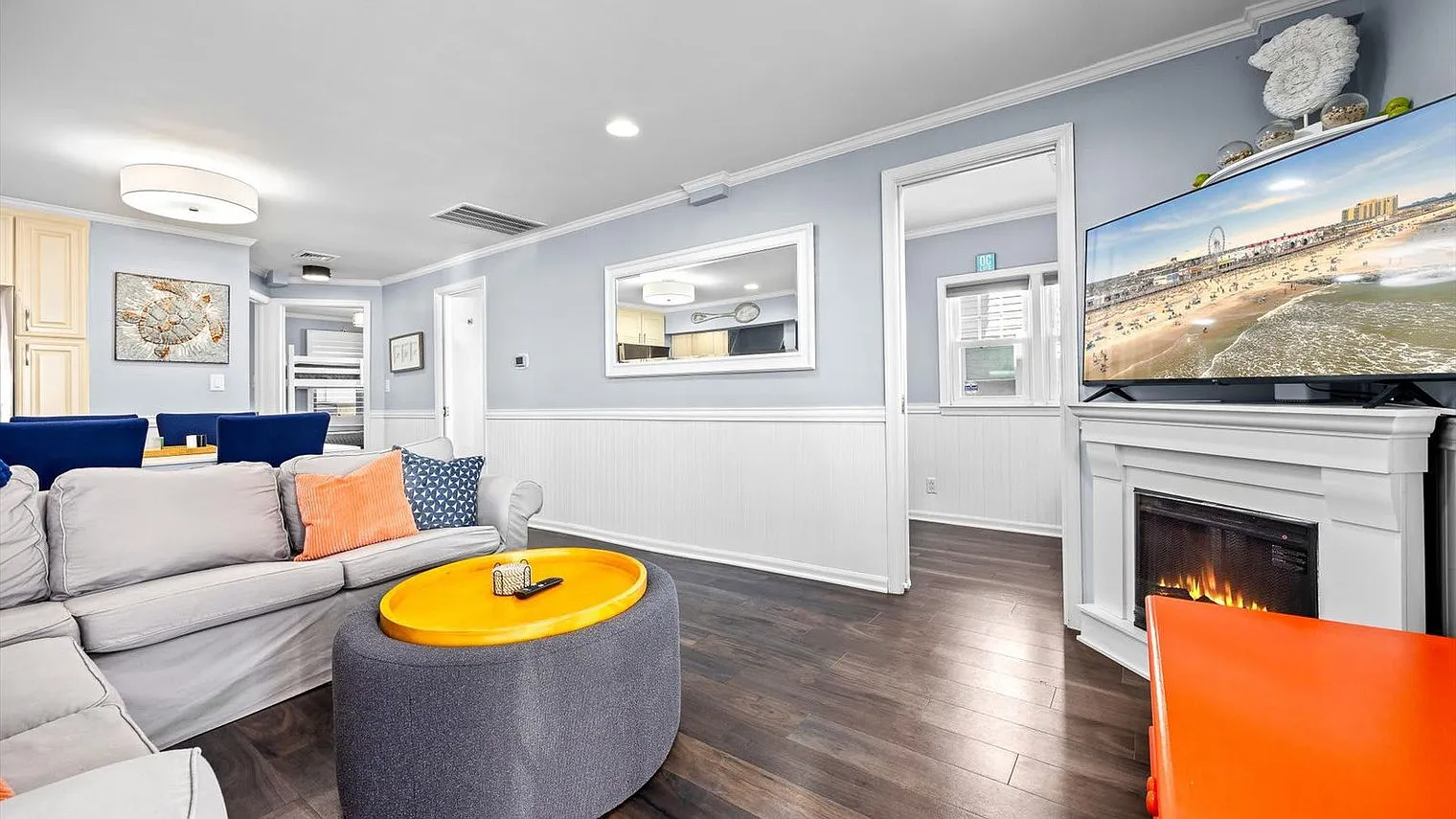 2 bed, 1.0 bath, 947 sqft, $6,180 — Photo 3
