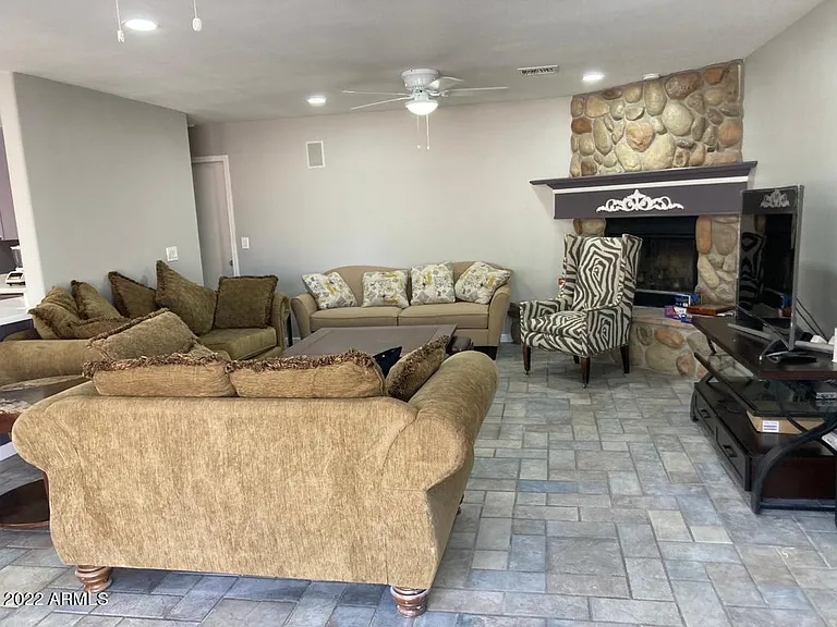 1832 E Alameda Dr — Photo 16