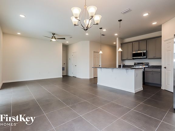 5th image of 552 Crown Rose Dr
