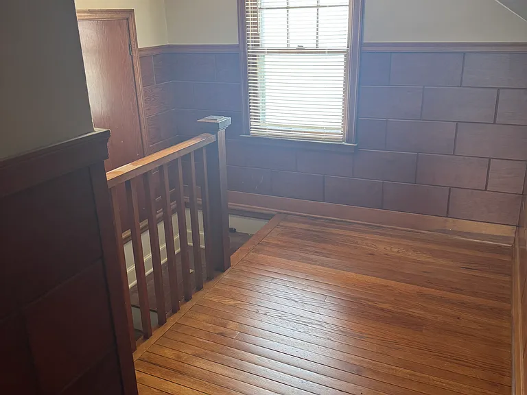 2024 SW Stone Ave — Photo 3