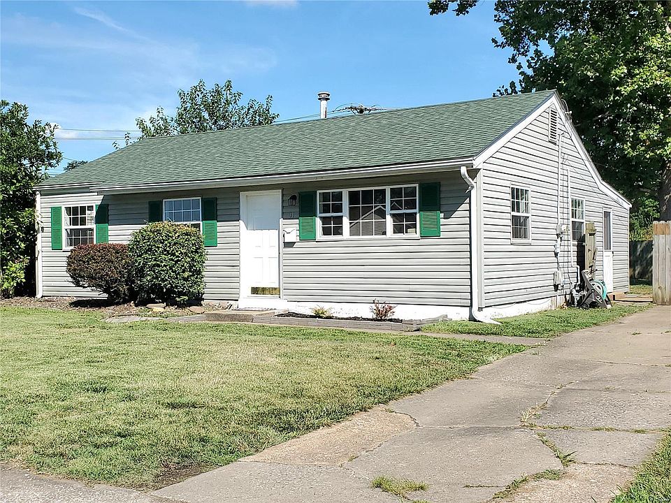 1st image of 31 Briarcliff Dr