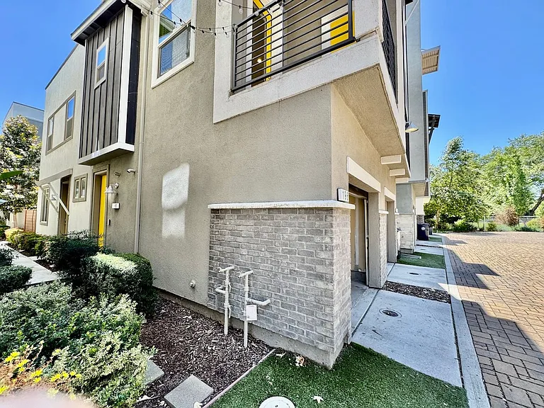 196 Log Pond Ln — Photo 24