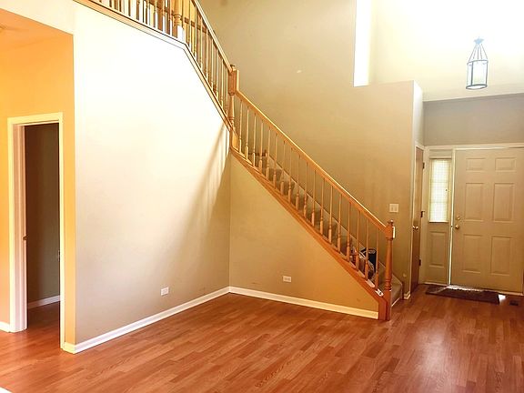 3rd image of 1000 Parkhill Cir