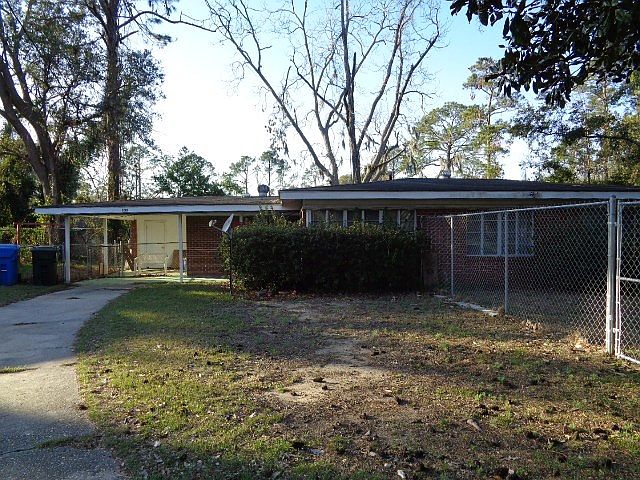 1st image of 133 Yorkshire Dr