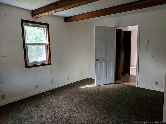 5th image of 502 S Poplar St