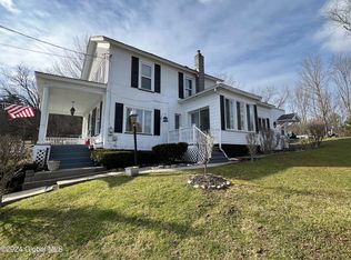 43 Queen St, Whitehall, NY 12887
