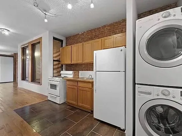 2250 1st Avenue image 1 of 10