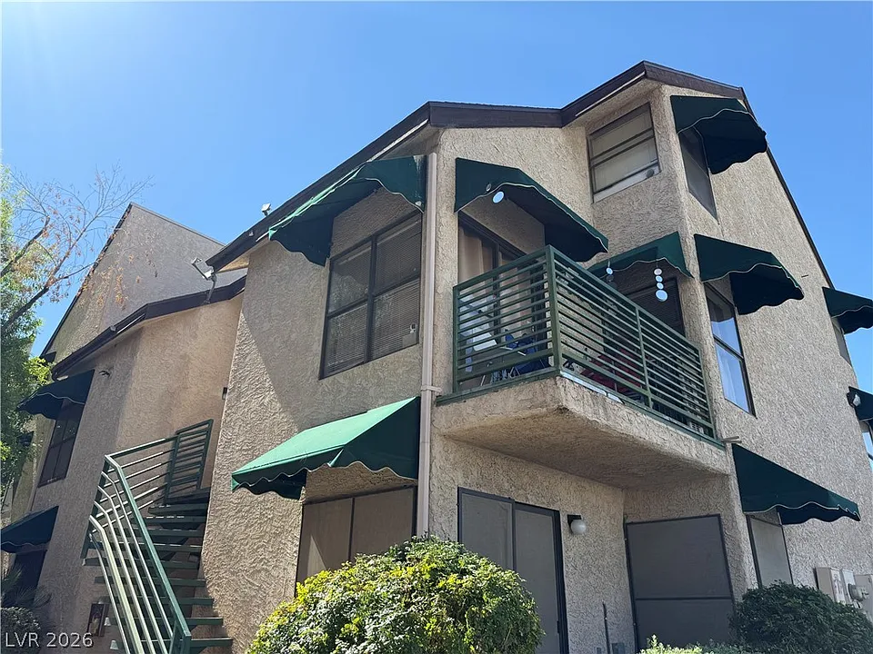 530 Elm Dr #201