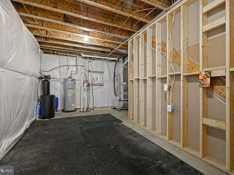 301 Kingdom Dr — Photo 103