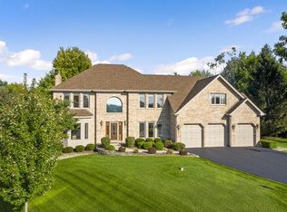6N027 Foxwood Ct, St Charles, IL 60175