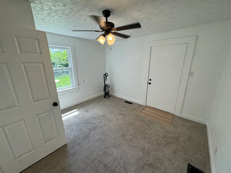 129 Wilson St — Photo 12