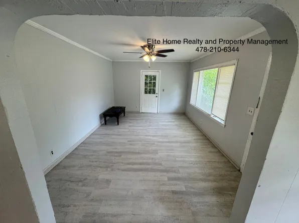 327 Woolfolk St, Macon, GA 31217