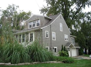 224 N Blanchard St, Wheaton, IL 60187