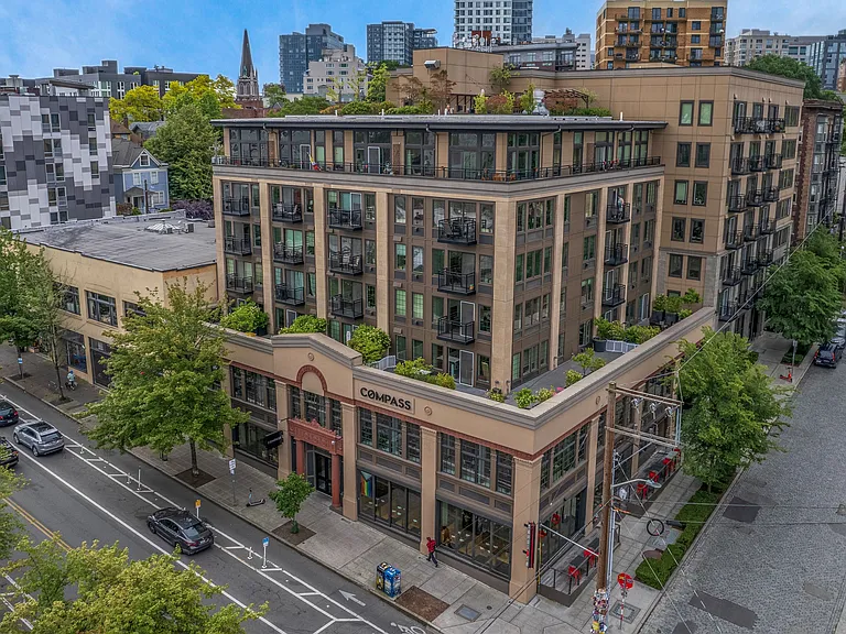 Dunn Motors Apartments — Photo 9