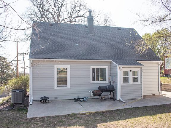 3rd image of 315 S 21st St #21 ORD