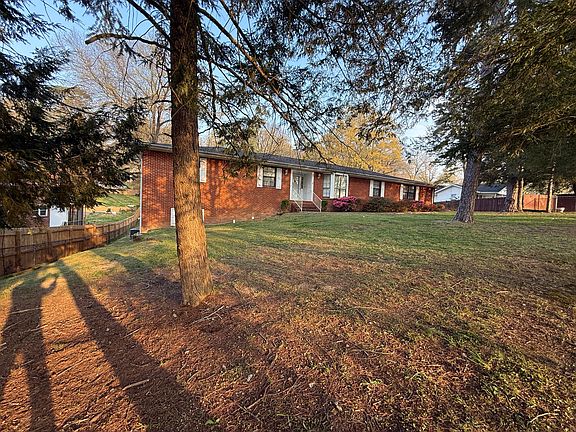 2nd image of 528 S Seminole Dr