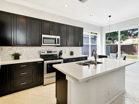 4th image of 5053 Sancerre Cir
