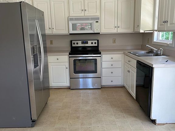 2nd image of 260 Shady Oak Dr