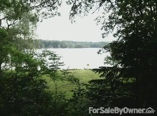 11686 Sandy Bottom Dr, South Lyon, MI