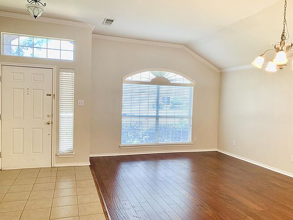 3rd image of 1200 Mertis Dr