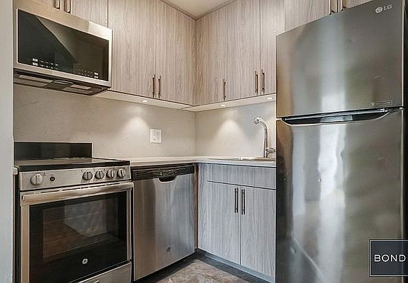2nd image of 230 E 30th St APT 4B