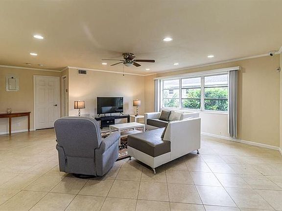 4th image of 4544 Canal Dr