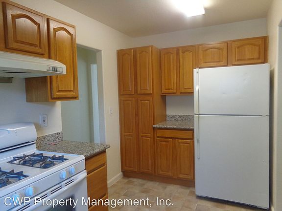 5th image of 1121 Halcyon Dr