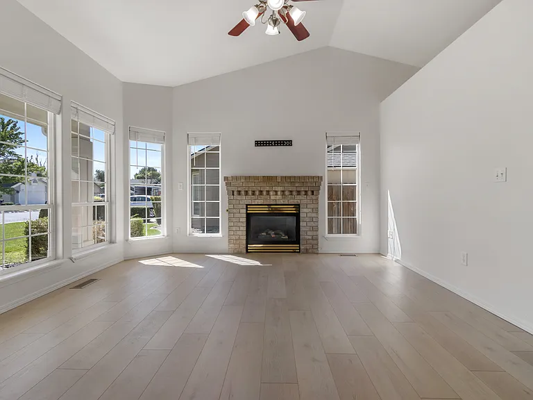 2114 E Olympic Ave — Photo 3