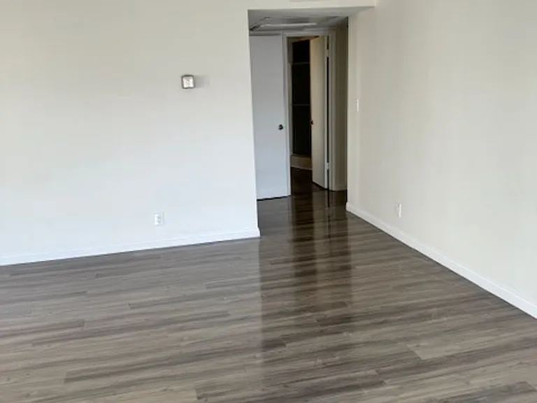 319 S. Clark Drive — Photo 29