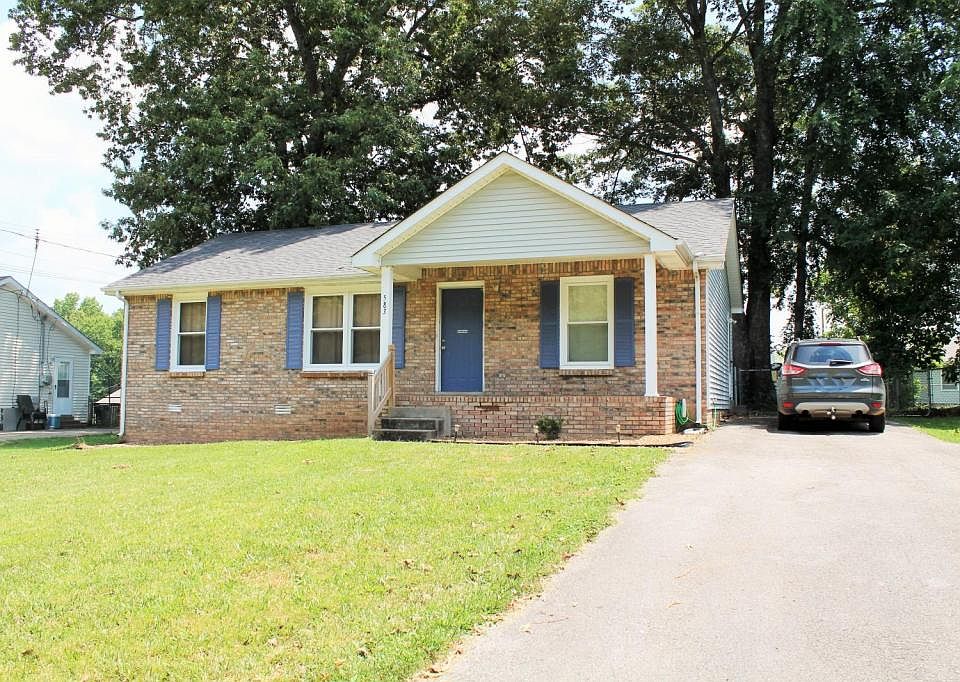 1st image of 583 Garnet Dr