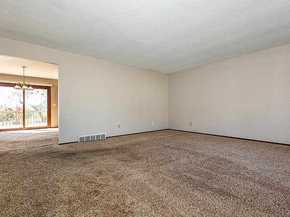 5th image of 2095 Admiral St