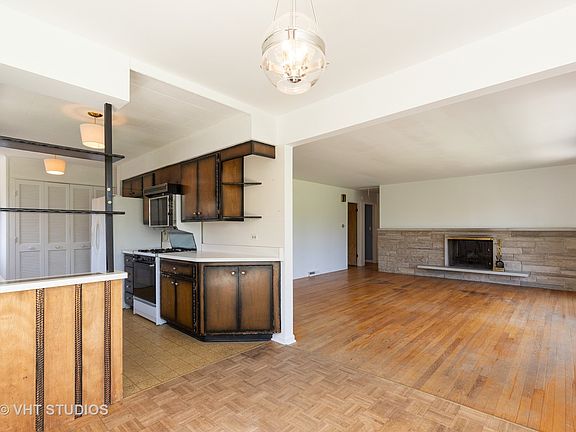 4th image of 673 Lincoln Ave