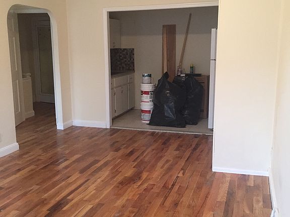 3rd image of 21535 Jamaica Ave